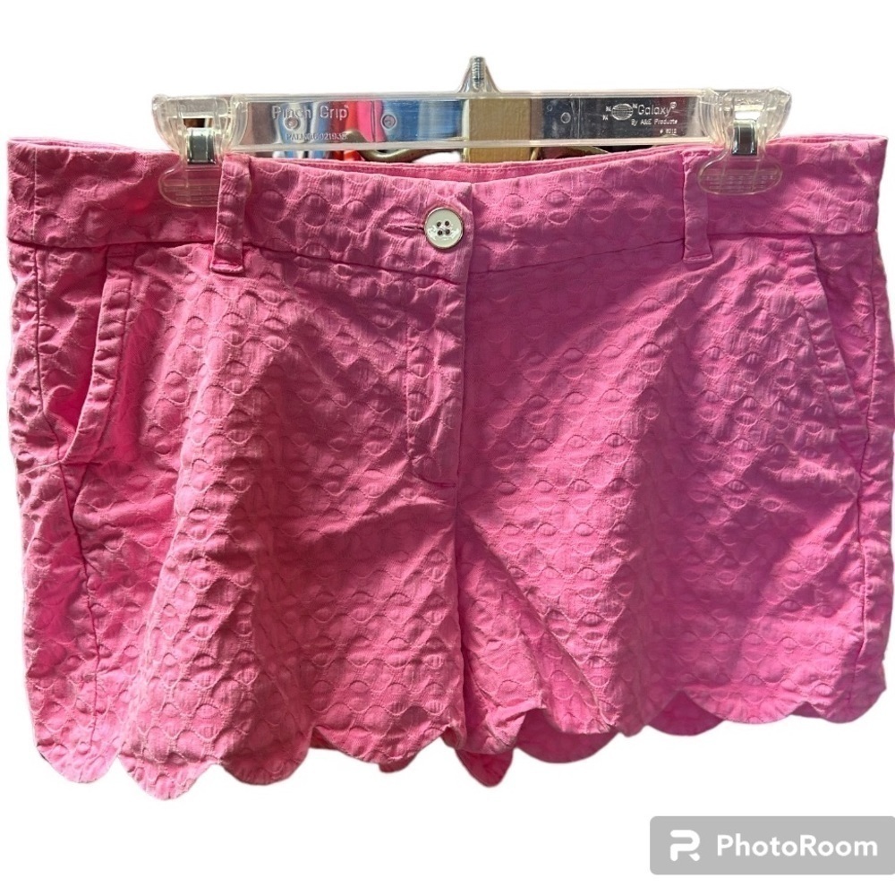 CROWN & IVY BARBIE CORE PINK SCALLOPED HEM SHORTS